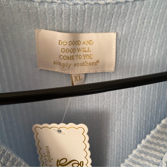 Simply Southern Urban Ribbed V-Neck Collared Light Blue Blouse Size XL NWT - Picture 3 of 5
